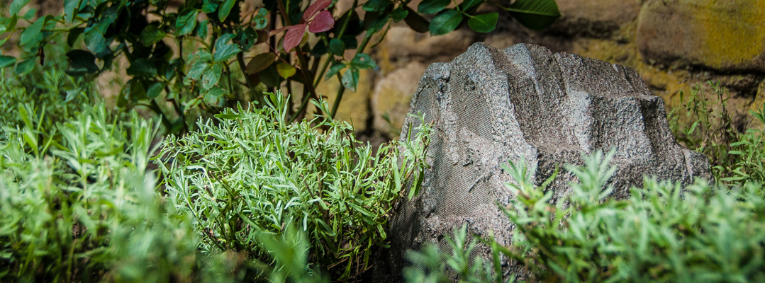 Außenlautsprecher zur Gartenbeschallung im Steindesign Außenlautsprecher zur Gartenbeschallung im Steindesign